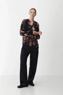 Discount Karmamia Amelia Shirt 2218 Scarlett Flower