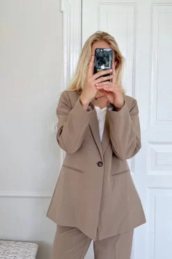New Neo Noir Avery Suit Blazer Dusty Brown