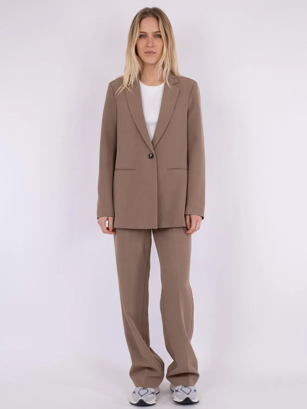 New Neo Noir Avery Suit Blazer Dusty Brown