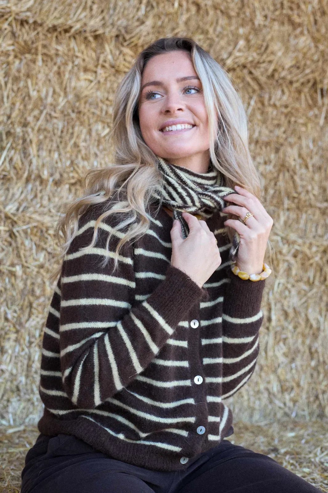 Best Black Colour Bcdell Mini Stripe Scarf 208394 Mocca