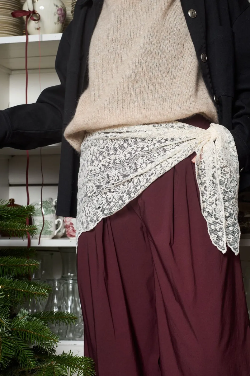 Online Black Colour Bcfarianna Triangle Lace Scarf 3650 Off White