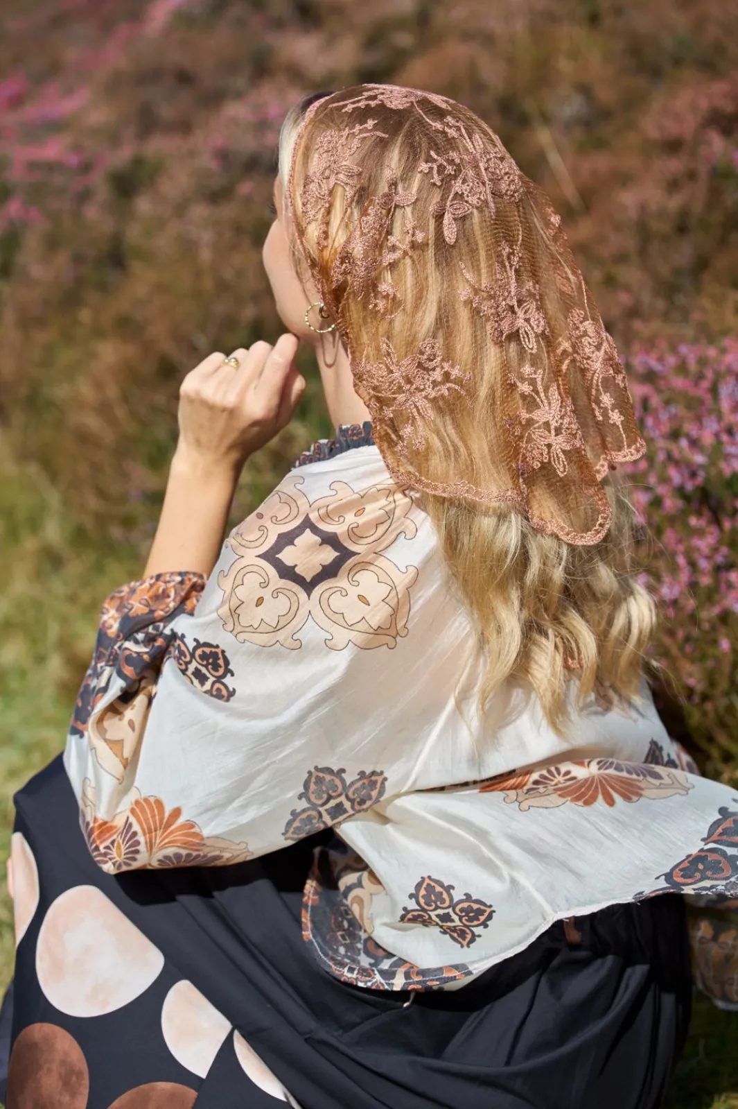 Black Colour Bcmiriana Triangle Lace Scarf 3643 Tobacco