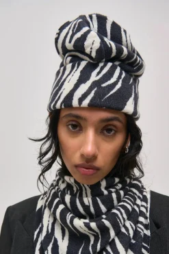 Discount Lala Berlin Beanie Bina 10020106 Black Tiger