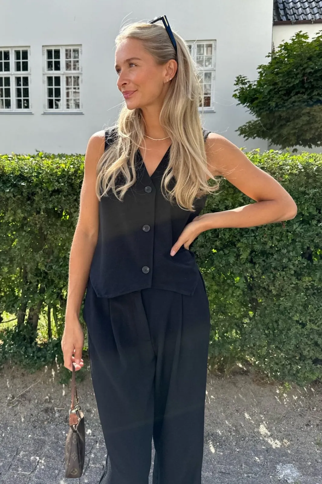 New BYIC Celina Vest Black