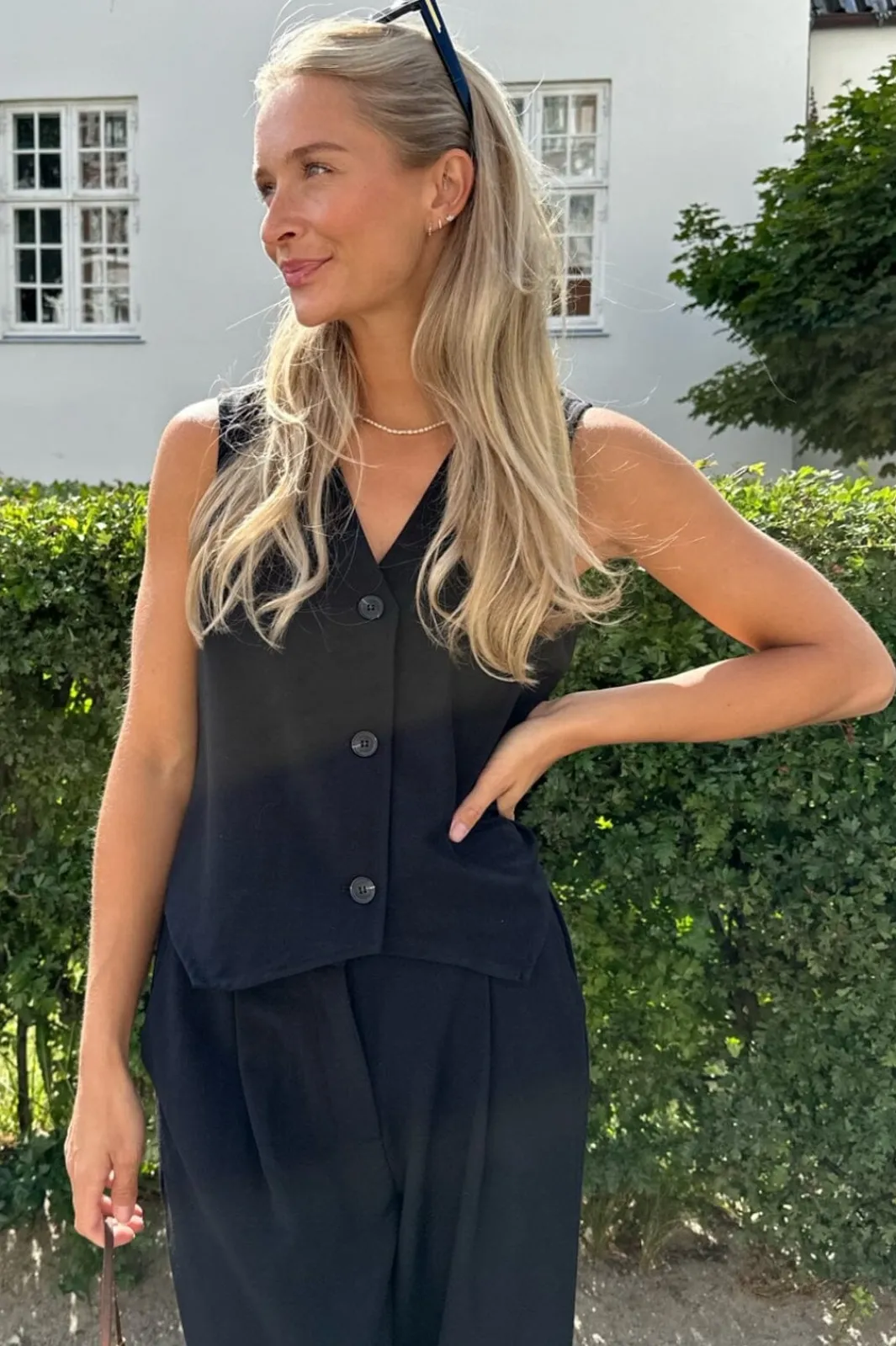 New BYIC Celina Vest Black