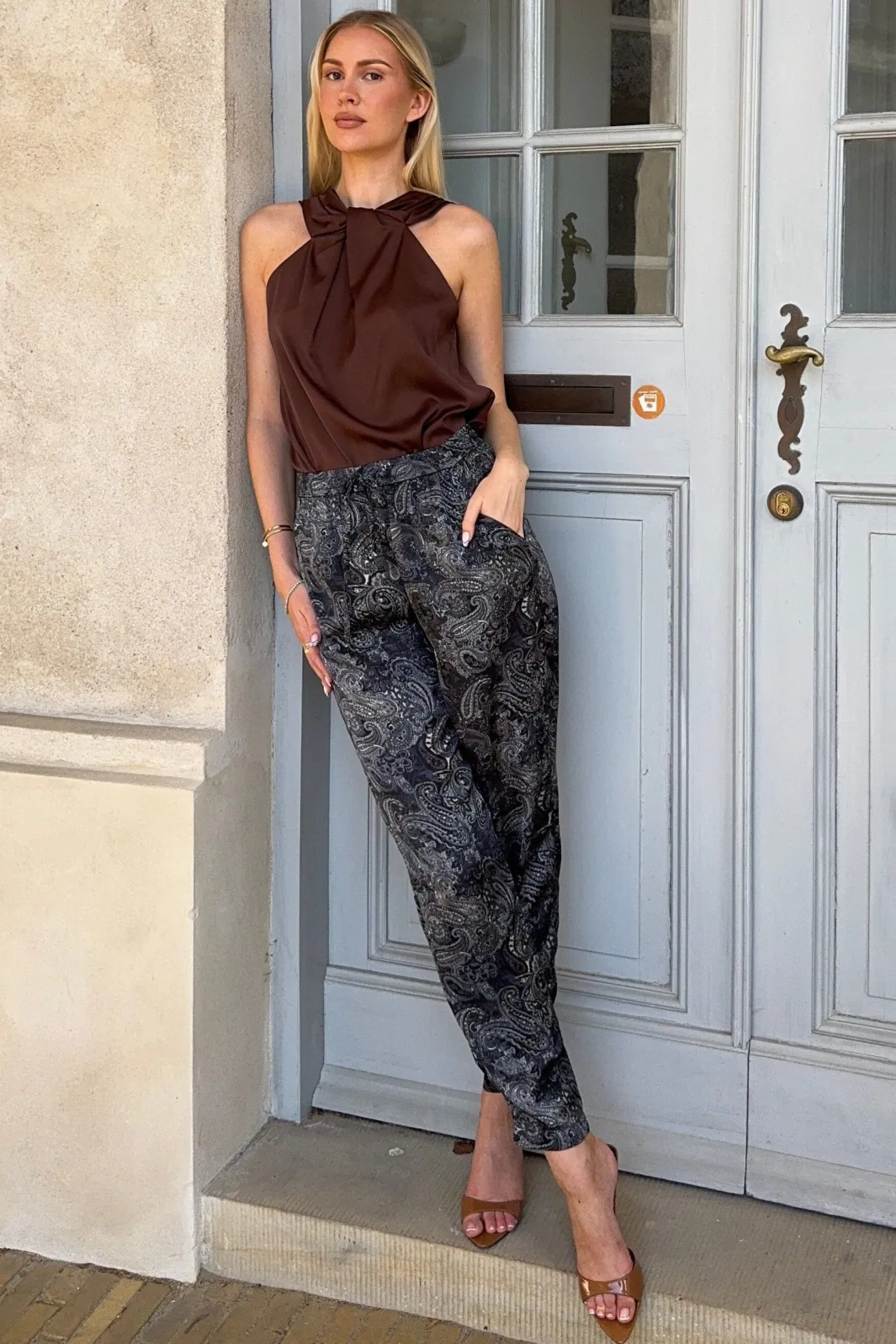 Discount Karmamia Cora Pants 2234 Gaia Paisley