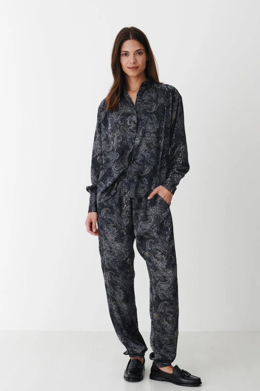 Discount Karmamia Cora Pants 2234 Gaia Paisley