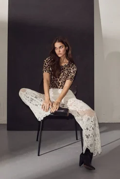 Sale Haute L'Amitié Curvey Lace Hem Pant HL10214 Off-White