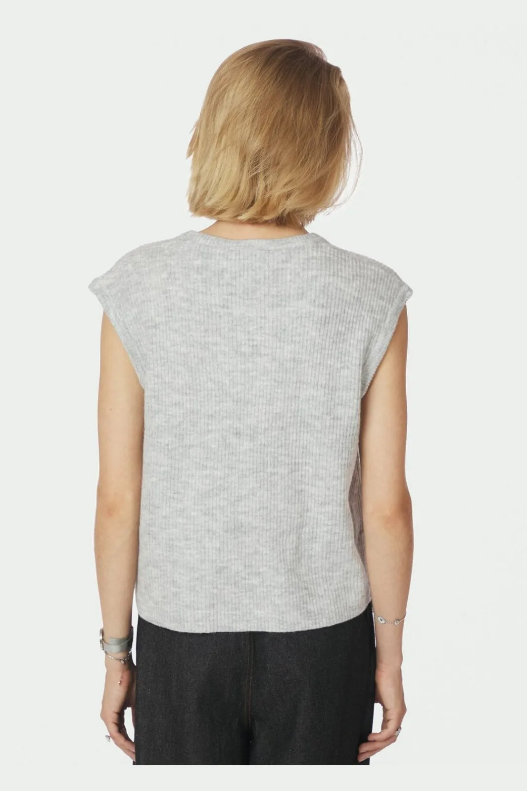 Discount Neo Noir Everest Knit Vest 164870 103