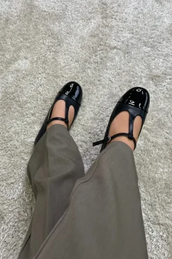 Bloom Fleur Black