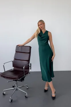 Hot Karmamia Flow Dress 2295 Semi Rich Pine Green