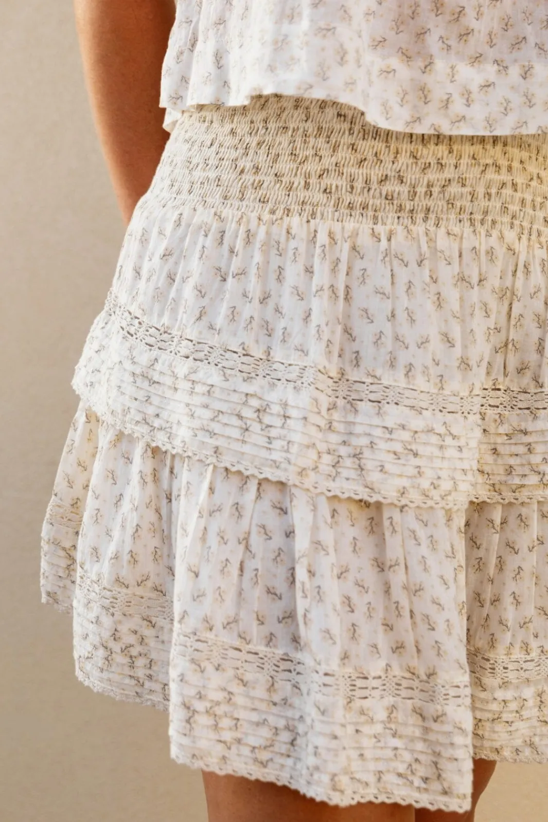 Online Neo Noir Jayla Basic Blossom Top Creme