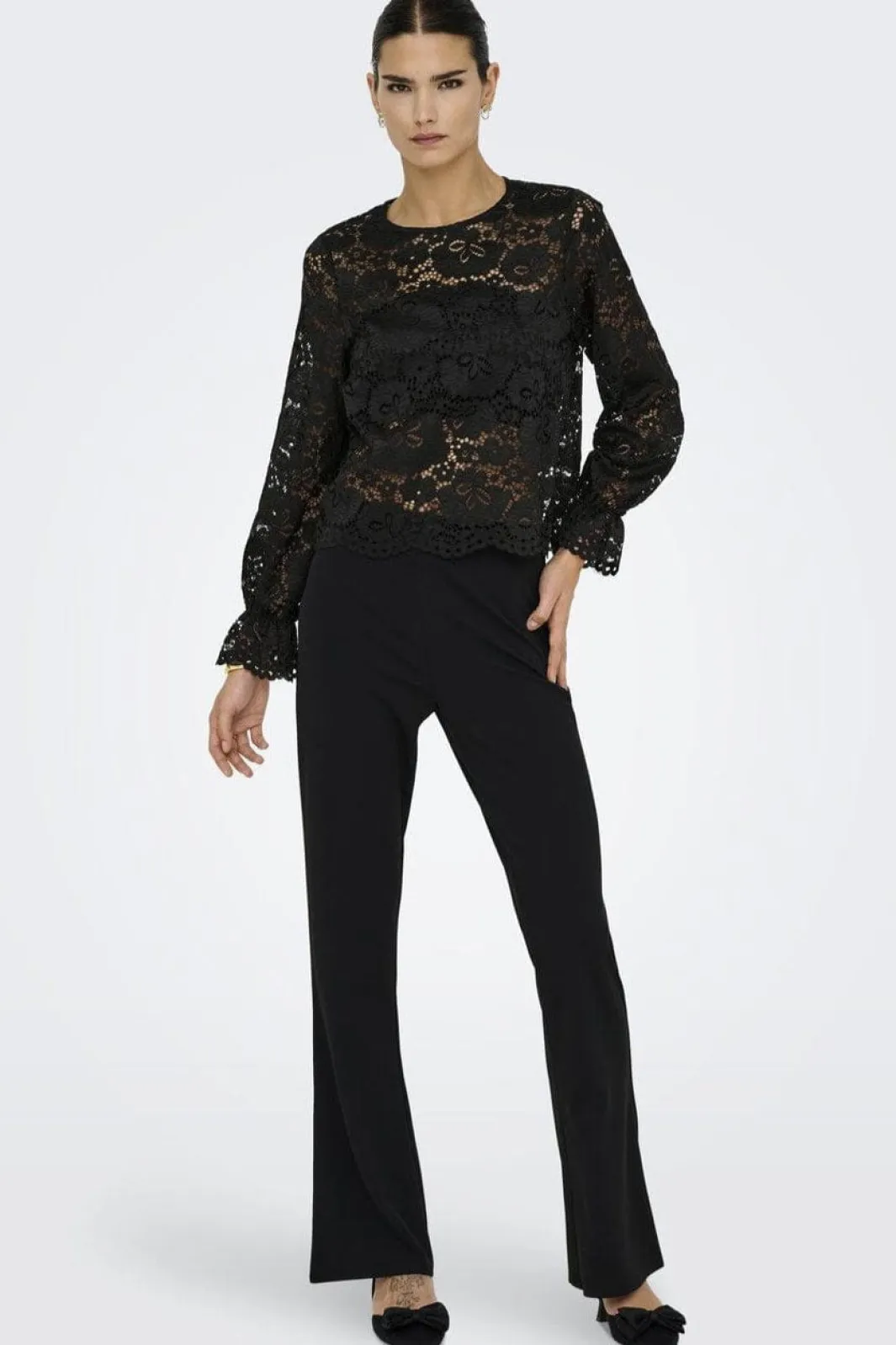 JDY lacey L/S Lace Top 4840204 Black
