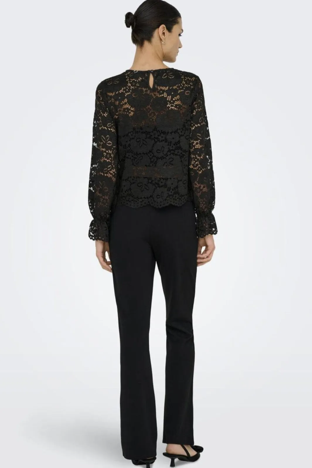 JDY lacey L/S Lace Top 4840204 Black