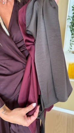 Outlet Valentin Studio Josie Blouse Heavy Satin Dark Brown