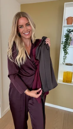 Online Valentin Studio Josie Blouse Heavy Satin Burgundy