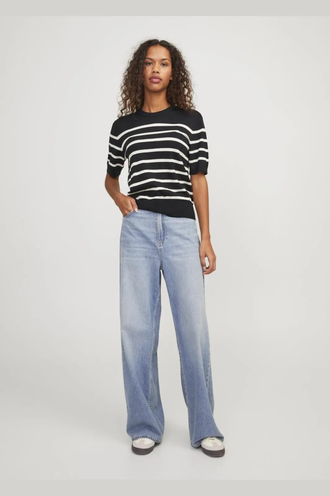 Clearance Jjxx Jxlayla Comfy Ss Knit 4480602 Black /Vanilla Ice