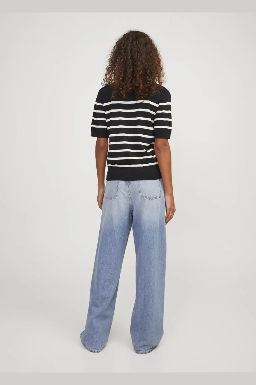 Clearance Jjxx Jxlayla Comfy Ss Knit 4480602 Black /Vanilla Ice