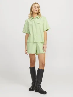 Jjxx Jxsiva Oxford Pocket Shorts Ln 4662423 Parrot Green Blanc De Blanc
