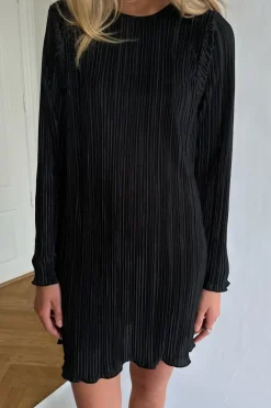 Outlet BYIC Kellyic Plissé Dress Black
