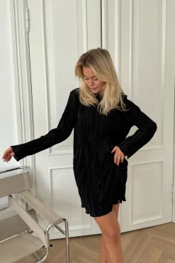 Outlet BYIC Kellyic Plissé Dress Black