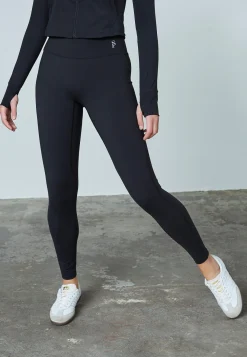 Sisters Point Lay-Leg 19286 000