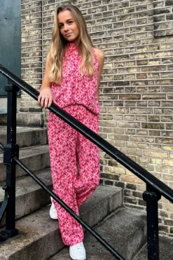 Hot Continue Lea Flowers Pink Flowers