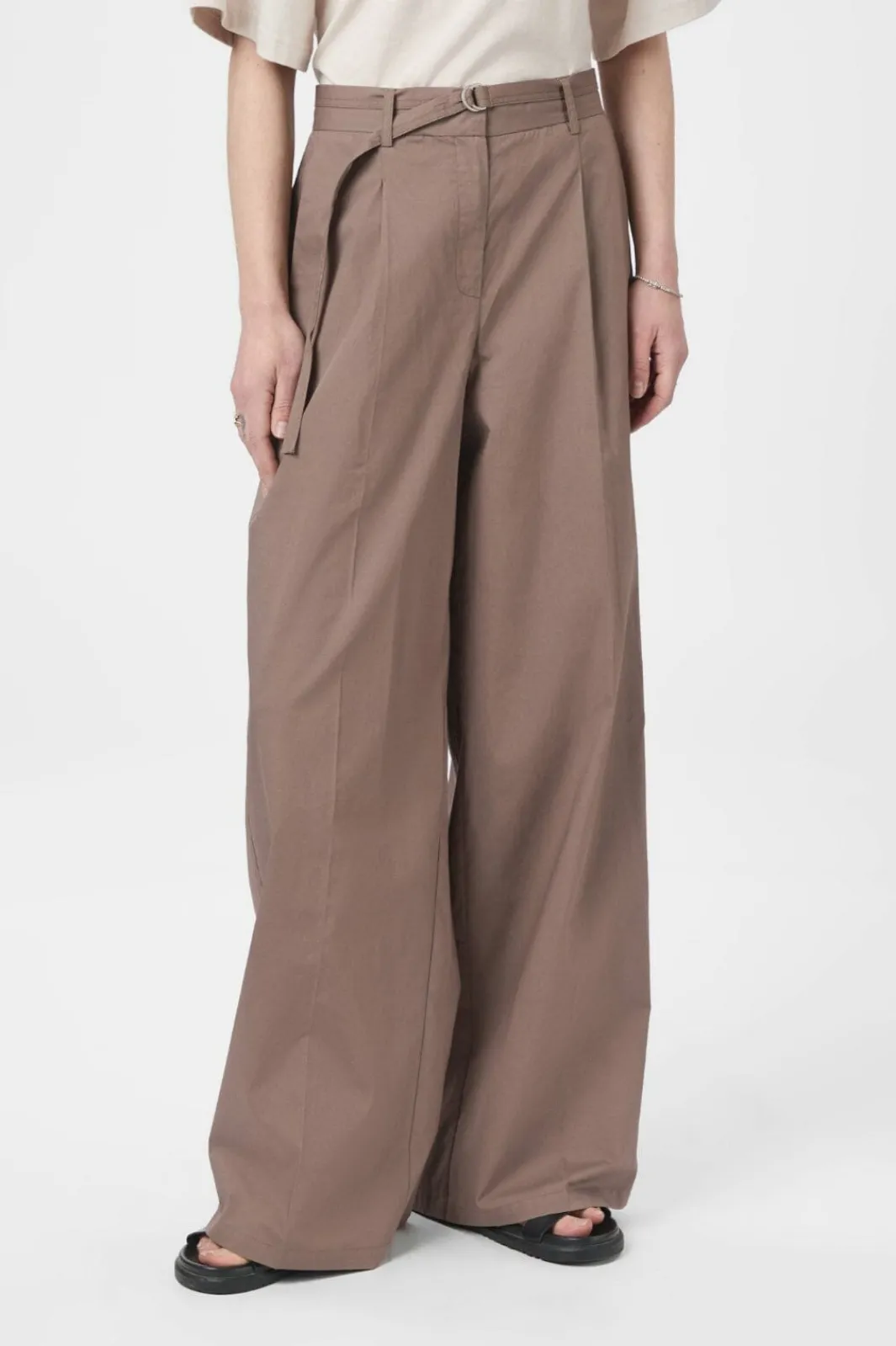 Hot Neo Noir Malba Poplin Pants 165795 306