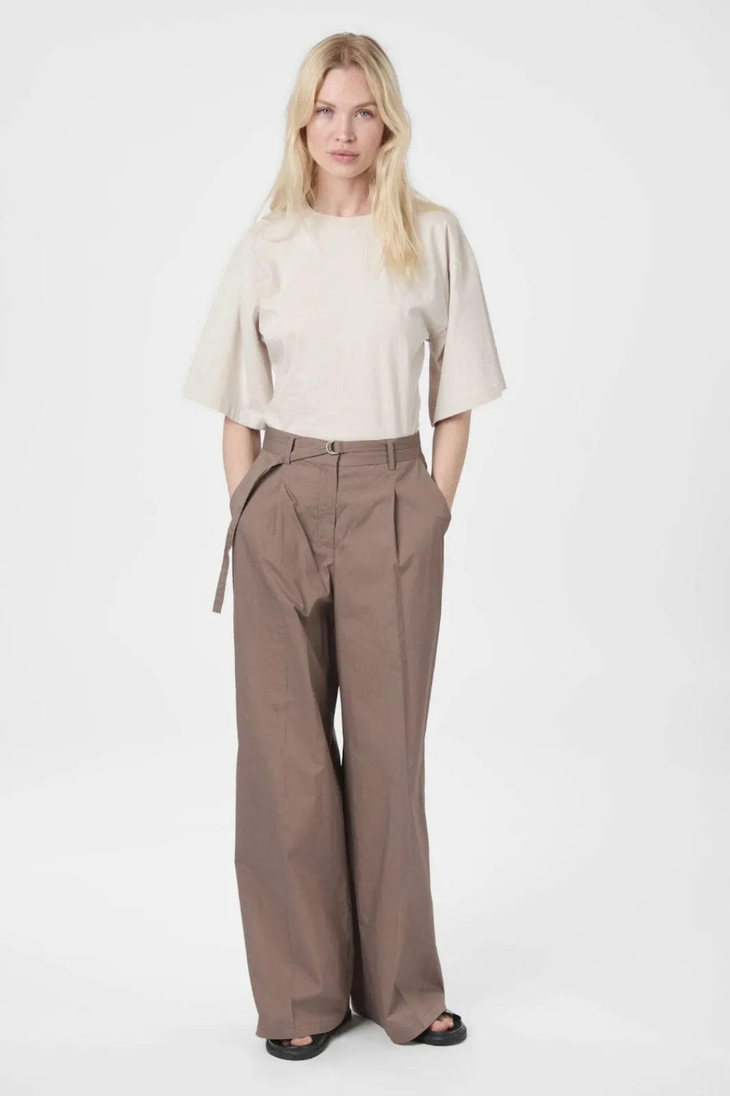 Hot Neo Noir Malba Poplin Pants 165795 306