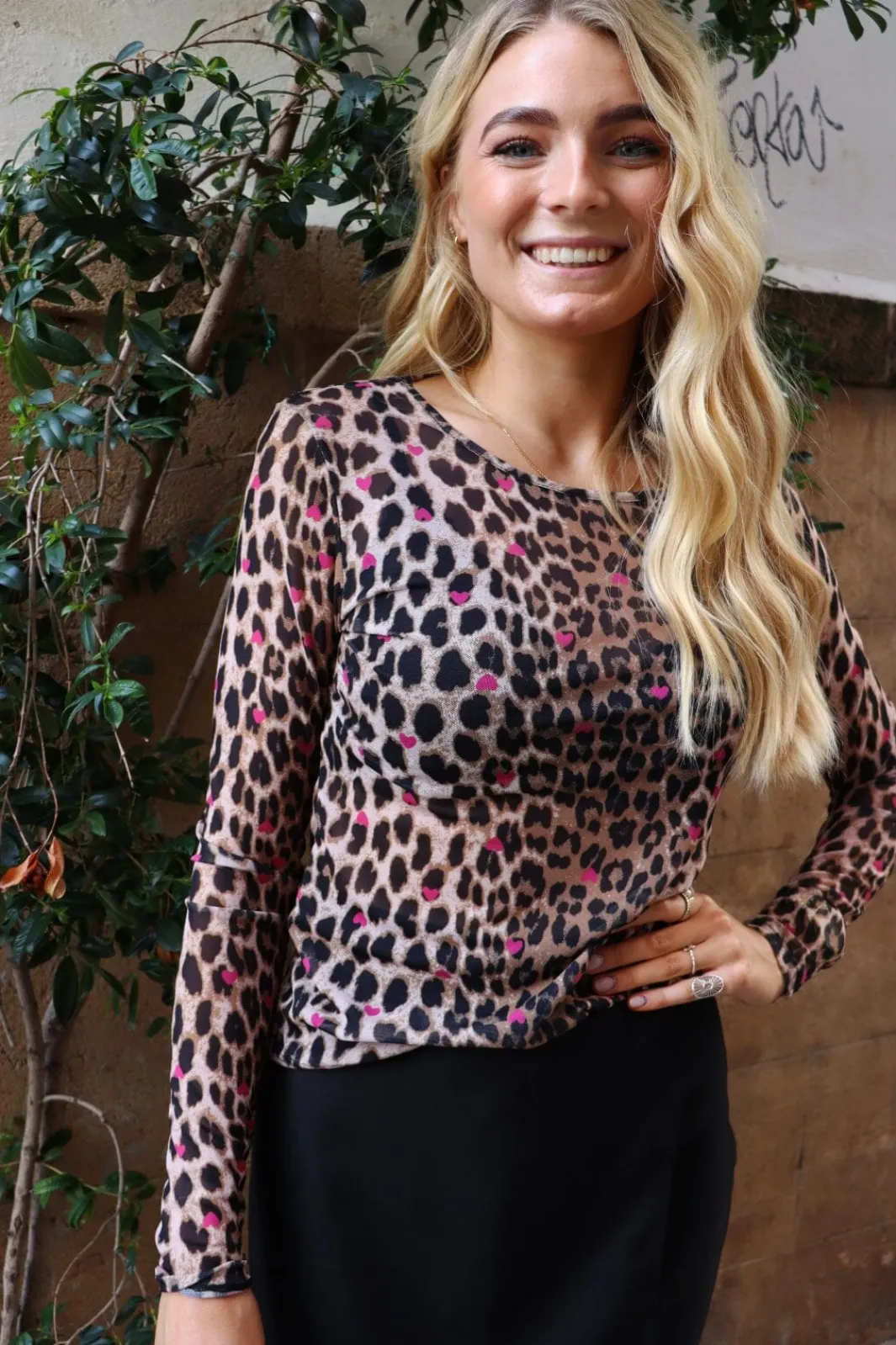 Liberte Mesh-Ls-Tshirt 22065 Lux Leo Rasberry Heart
