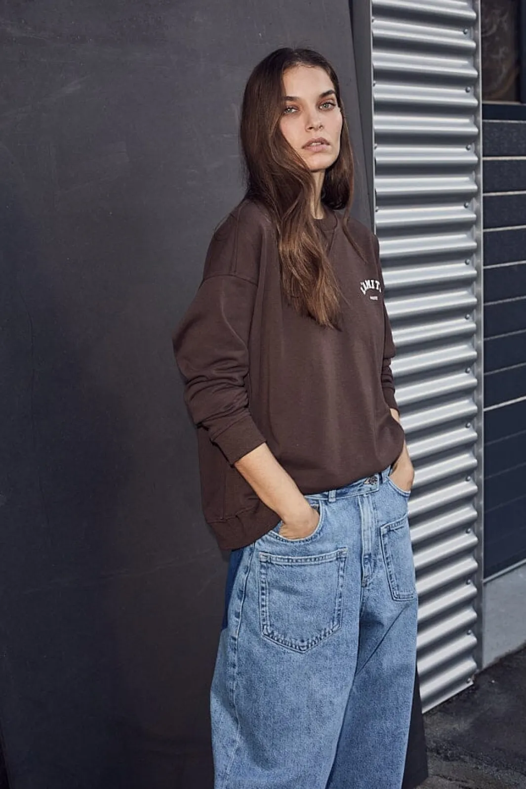 Hot Haute L'Amitié Mini Curve Logo Sweat HL10022 Mocca