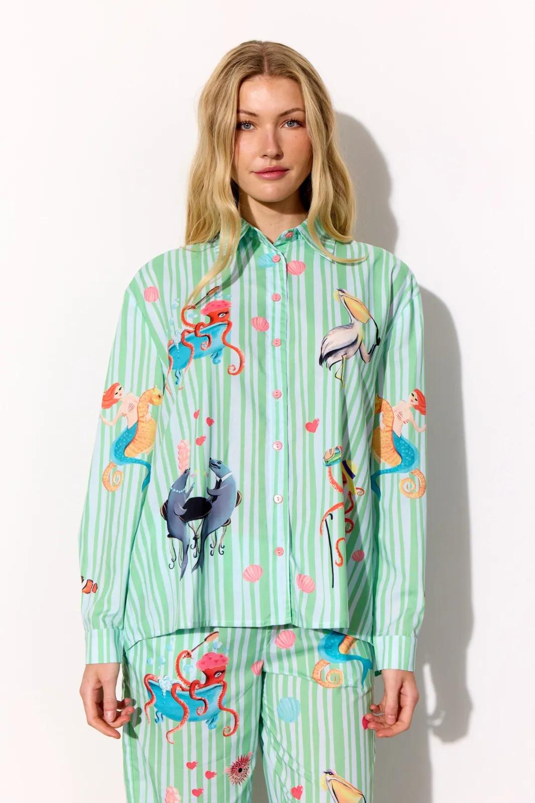 Best Hunkøn Nessie Shirt 26049 Green Ocean Art Print
