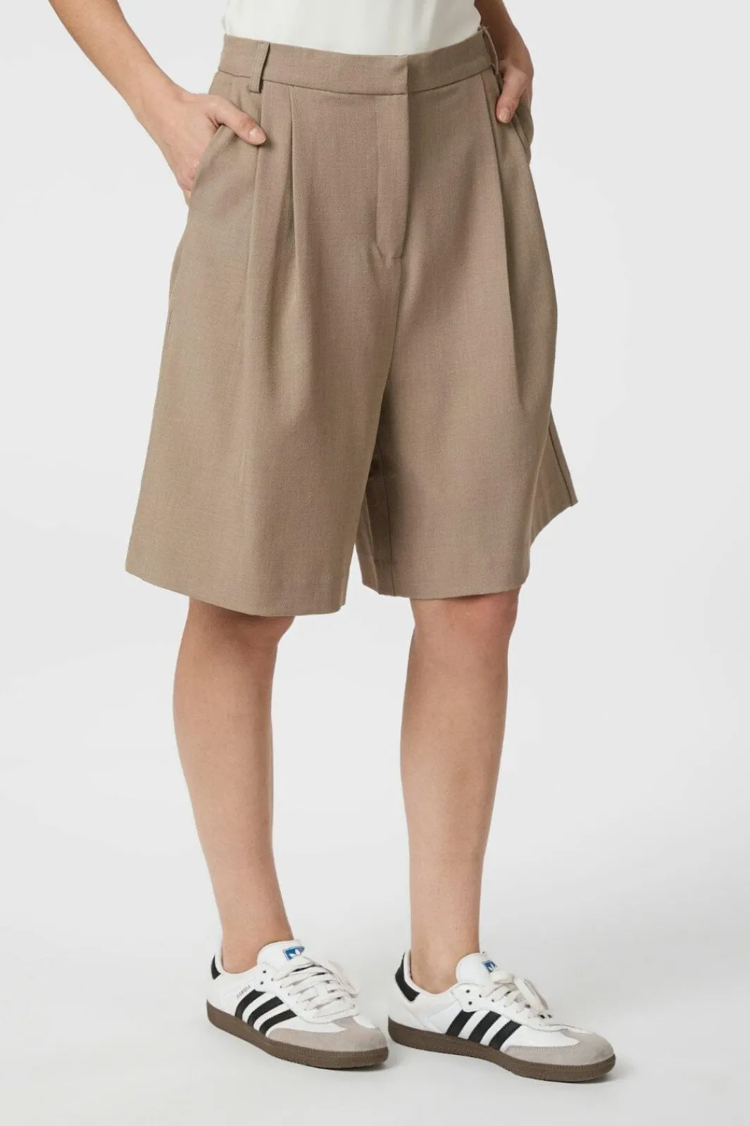 Hot Neo Noir Nika Structure Bermuda Shorts 165353 811