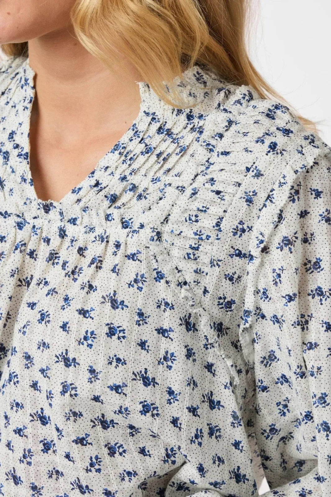 Outlet Neo Noir Nipoa Dot Flower Blouse 165284 140