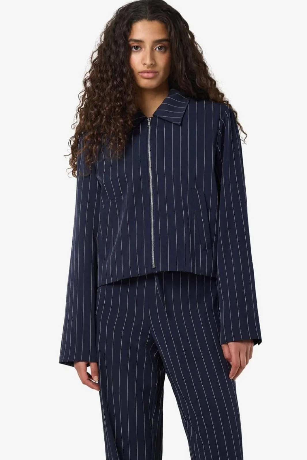 Discount Noisy May Nmella L/S Pinstripe Jacket Fwd 4896947 Navy Blazer White