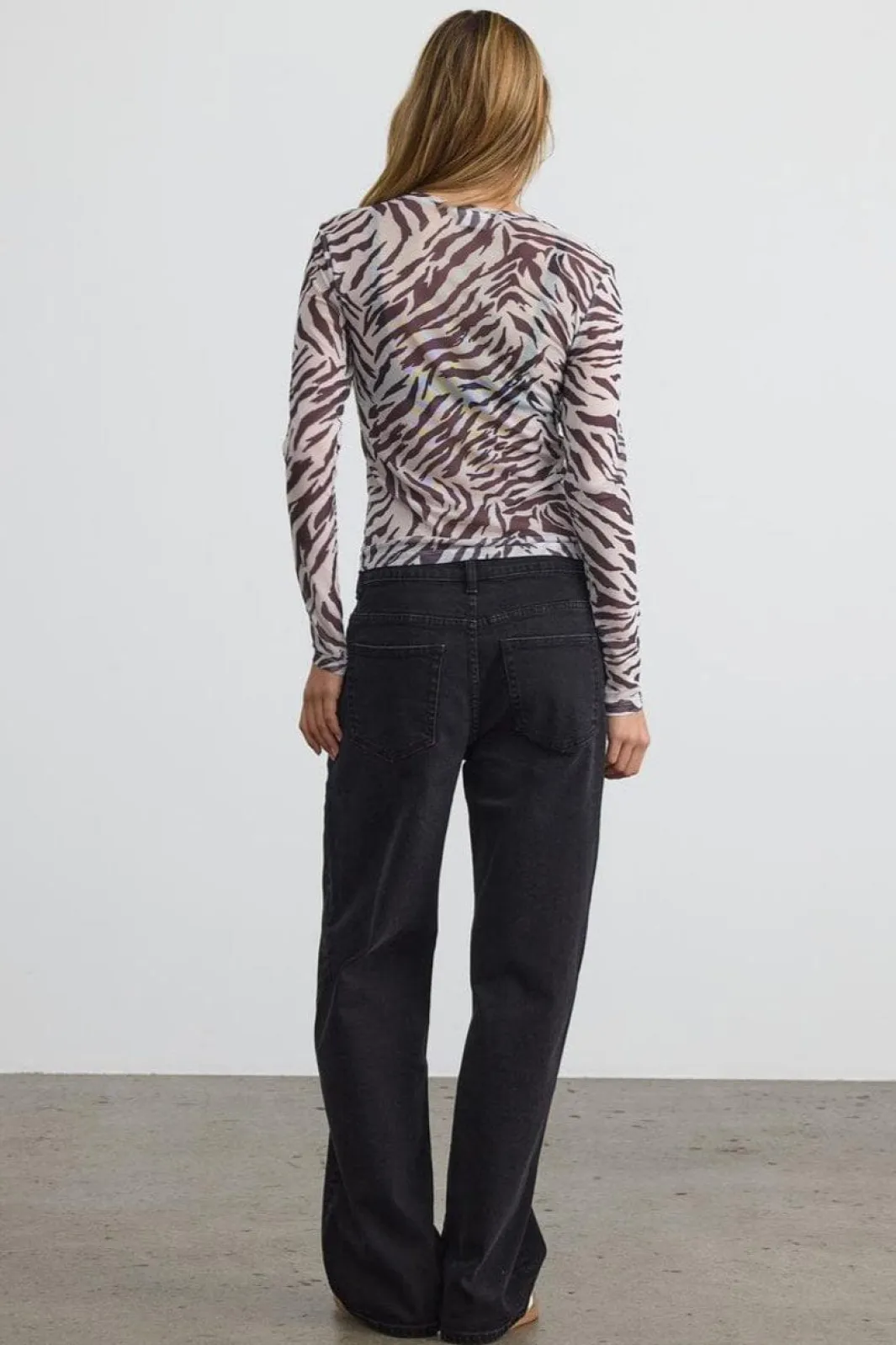 Sale Noisy May Nmjudith L/S Mesh Top Bg Fwd 4608437 Black Zebra