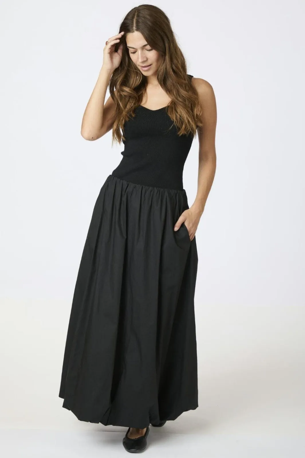 Neo Noir Ober Long Balloon Skirt Black