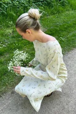 BYIC Odaic Dress cfp Creme Flower Print
