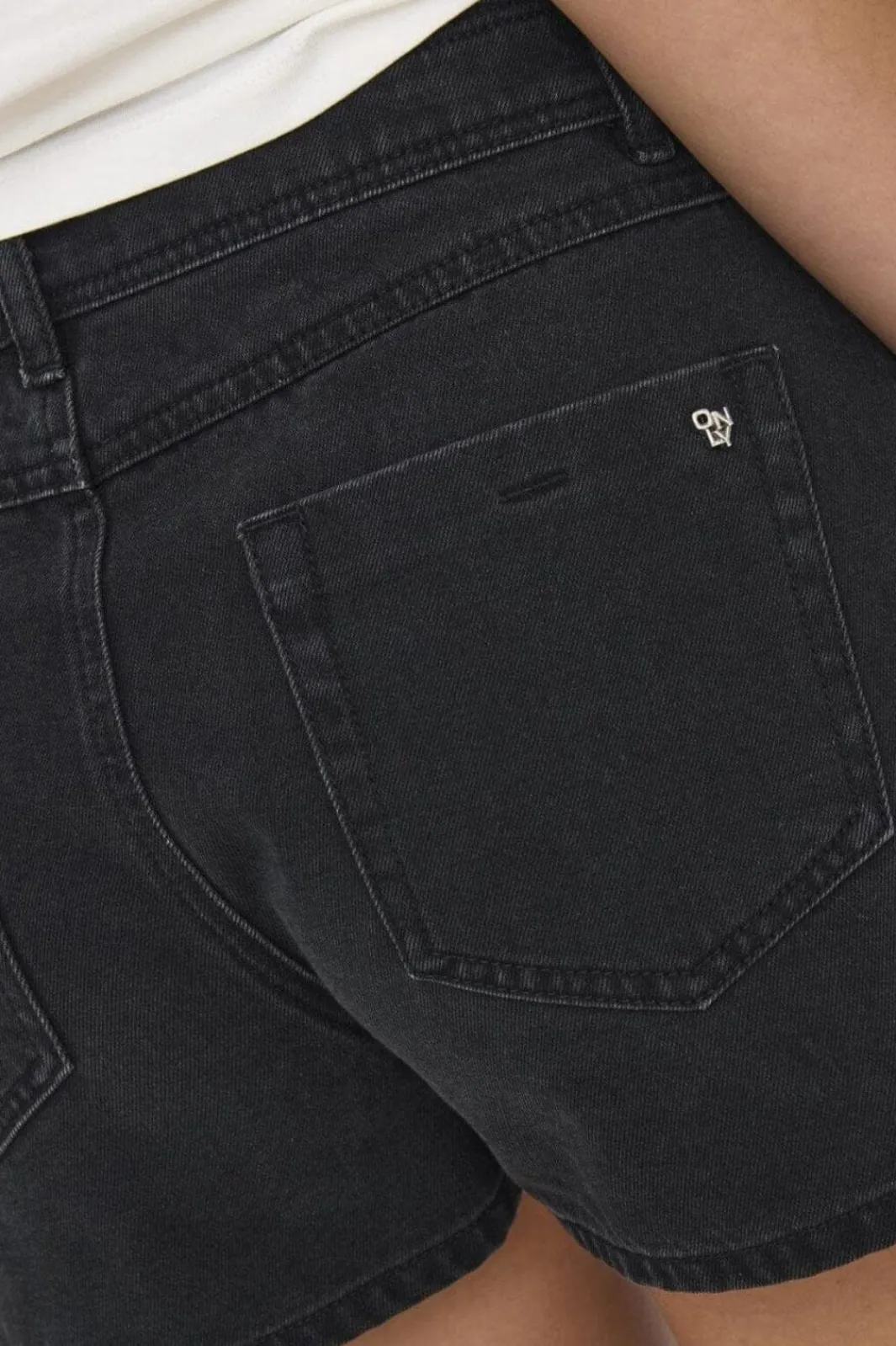 Online Only Onllesly Reg Lb Skort 4731030 Washed Black