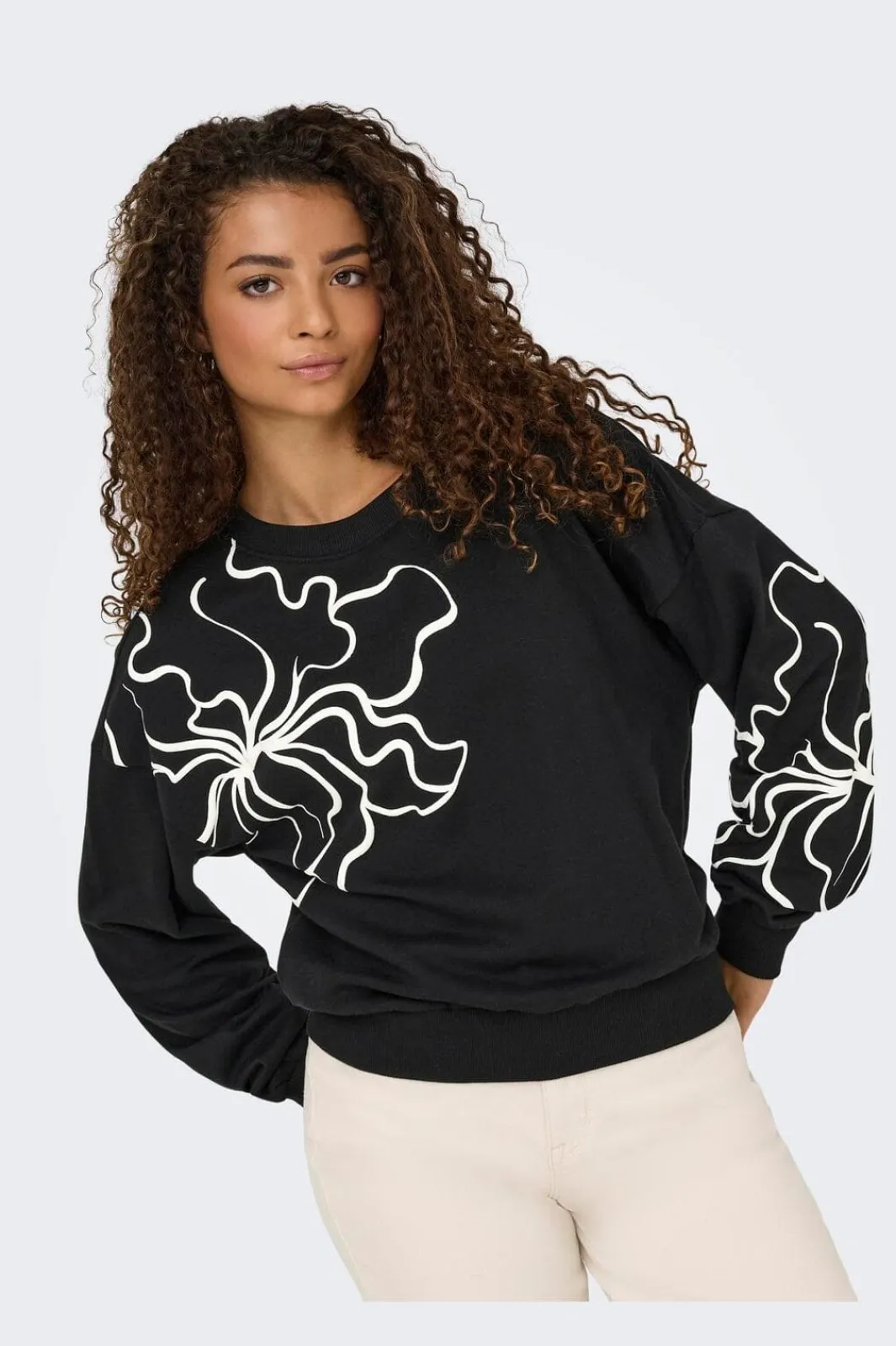 Only Onlodessa L/S O-Neck Box Ub Swt 4806648 Black W. Blury Flower