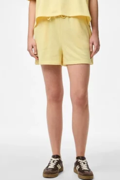 Outlet Pieces Pcchilli Summer Shorts Ub 4475975 Pale Banana