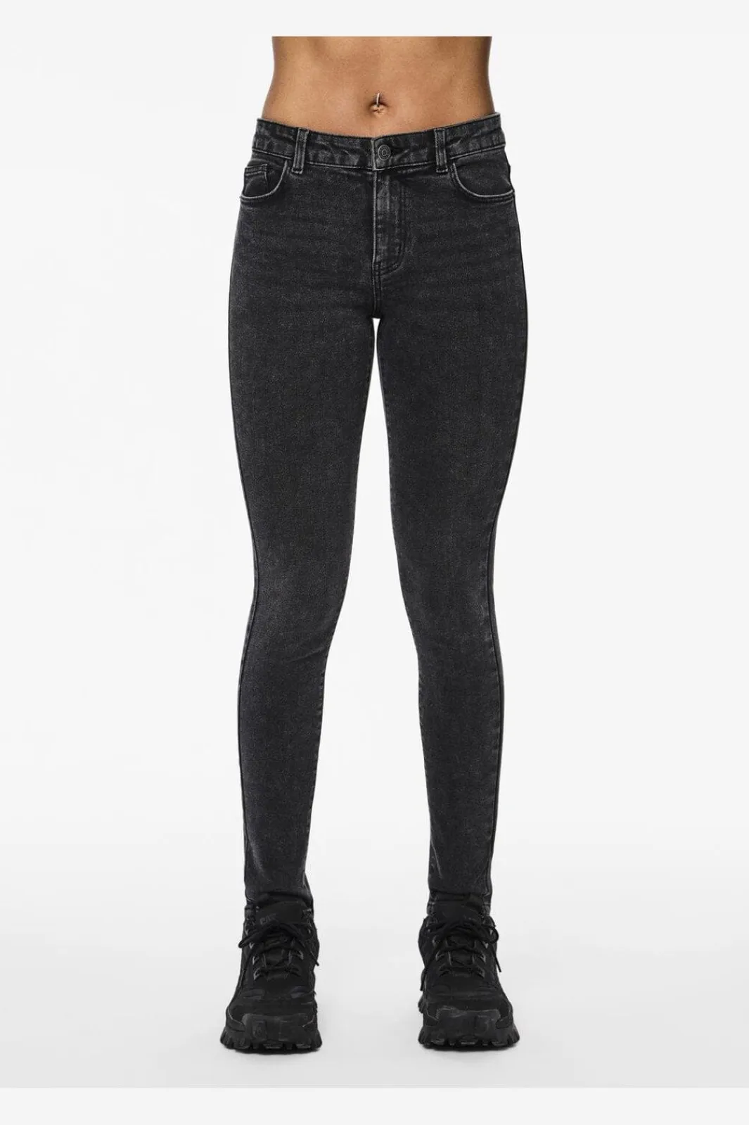 New Pieces Pcdana Skinny Jeans Dg202 4591480 Dark Grey Denim