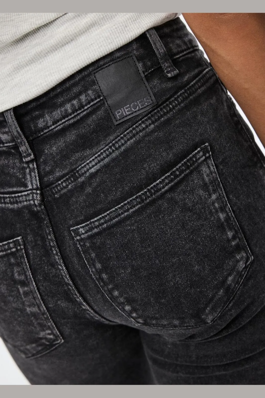 New Pieces Pcdana Skinny Jeans Dg202 4591480 Dark Grey Denim