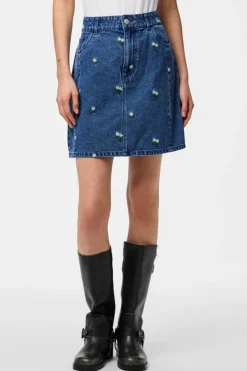 Pieces Pcfreia Short Denim Skirt Fsy 4863460 Medium Blue Denim Flowers