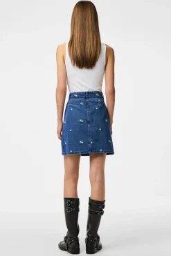 Pieces Pcfreia Short Denim Skirt Fsy 4863460 Medium Blue Denim Flowers