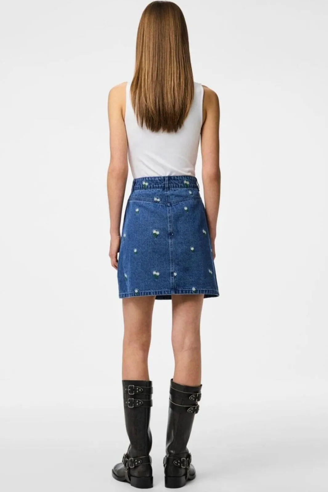 Pieces Pcfreia Short Denim Skirt Fsy 4863460 Medium Blue Denim Flowers