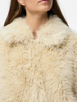 Clearance Pieces Pcjilla Short Fluffy Jacket 4803752 Birch