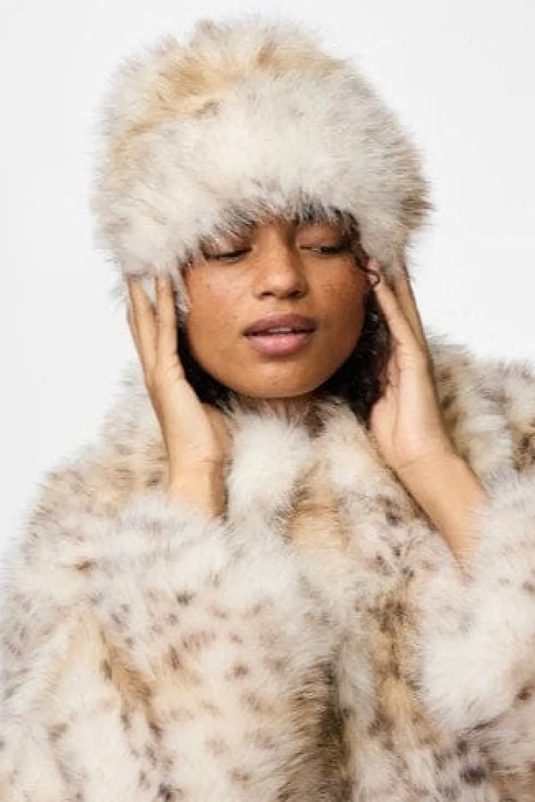 Online Pieces Pcplush Fluffy Hat 5023238 Cloud Dancer Leopard