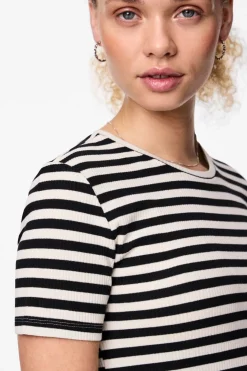 Clearance Pieces Pcruka Ss Top Bc Cloud Dancer/black