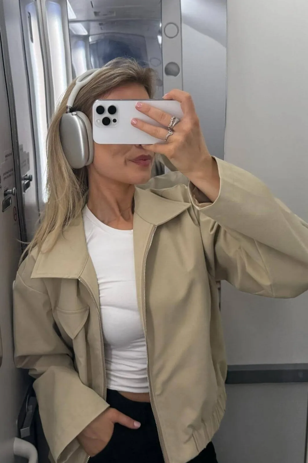 New BYIC Sarahic Short Jacket A23725 Beige